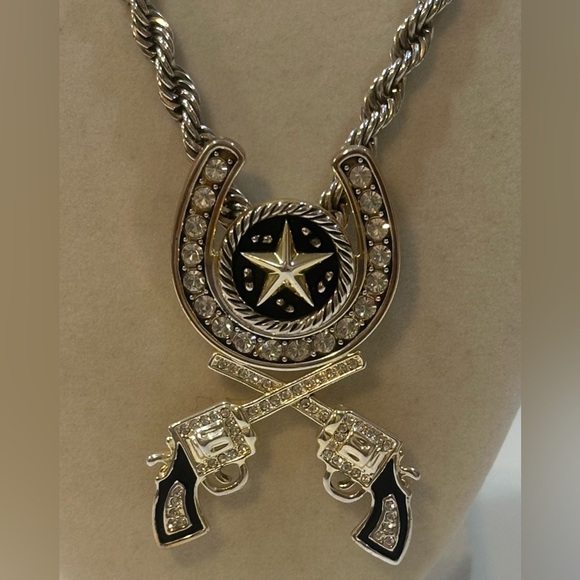 Jewelry Western Bling Horseshoe Crossed Guns Pistols Statement